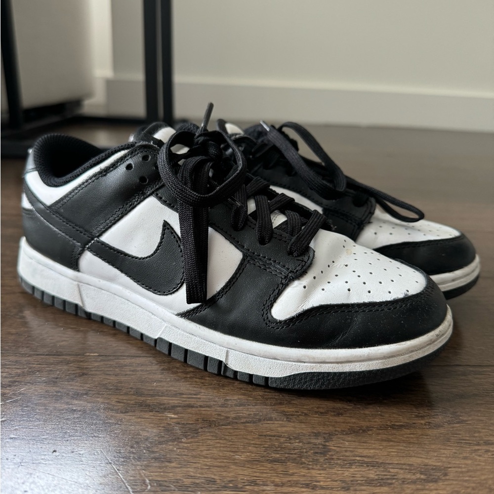 Nike Dunks B&W - Size W8